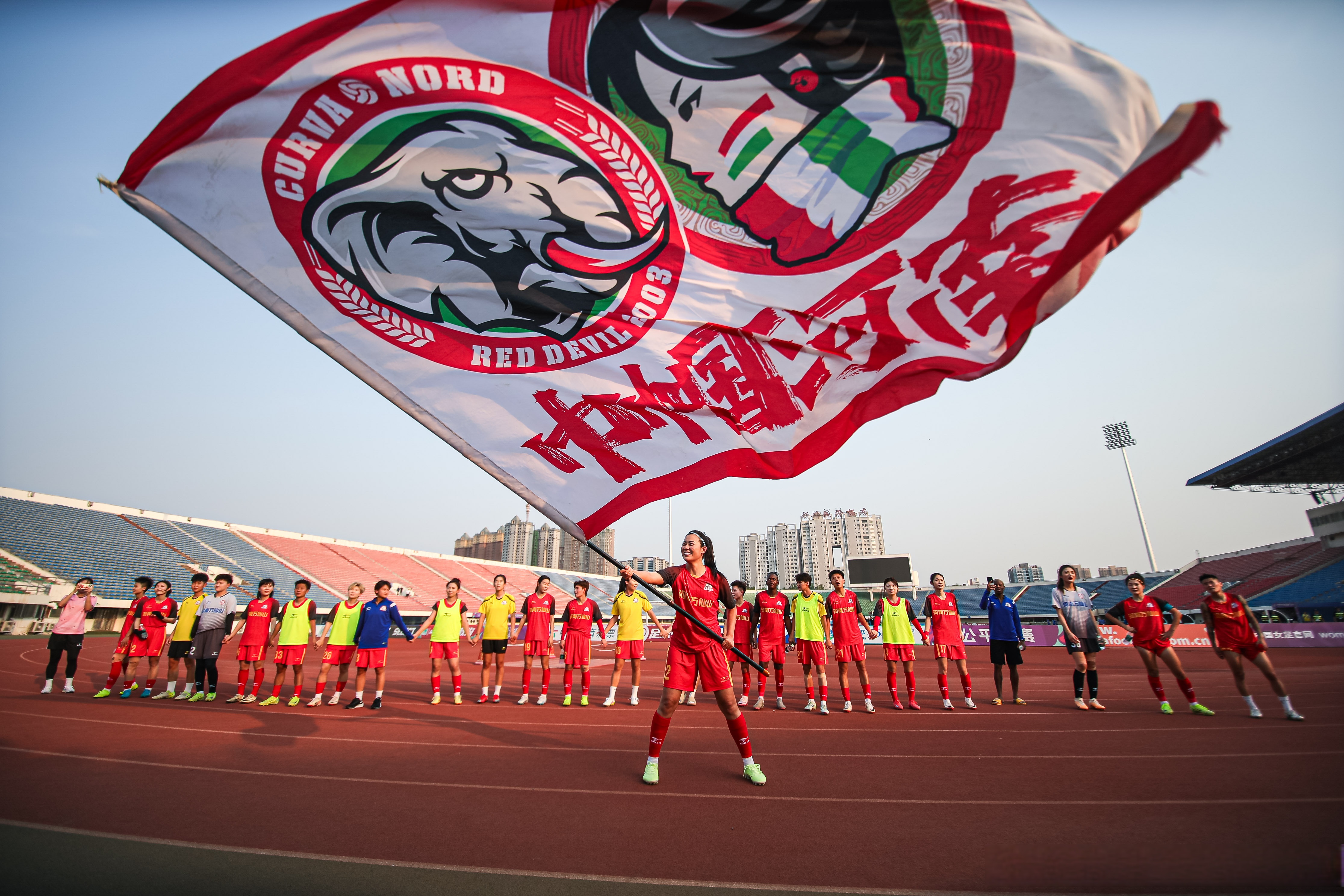 LOL-皇家社会迎亚冠关键赛，国际比赛日豪取连胜，底气十足，赛季目标并未改变的简单介绍